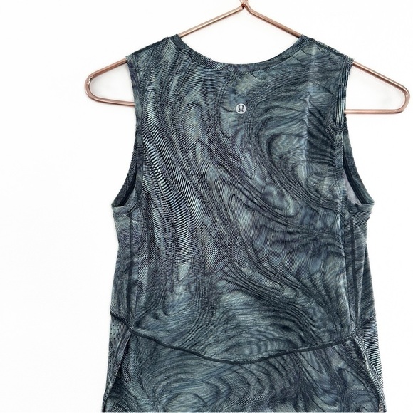 Lululemon Womens Size 2 High Neck Split Hem Muscle Tank Blue Swirled Running - Picture 6 of 7